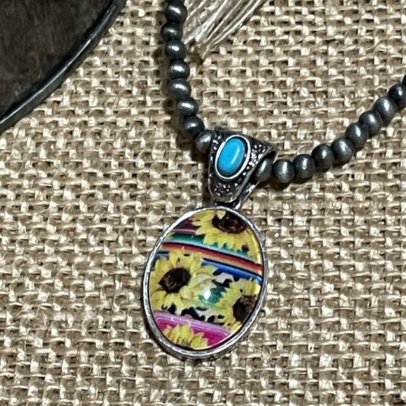 Jewelry - Beaded Sunflower Necklace